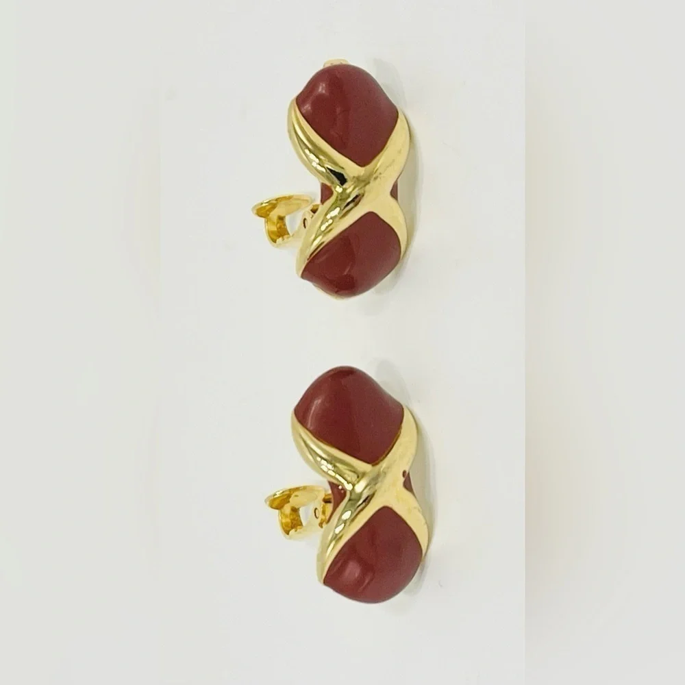 3/$18 Vintage Enamel Red Rust Gold Tone Clip-on Earrings Burgundy